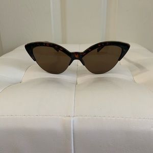Steve Madden tort cat eye sunglasses